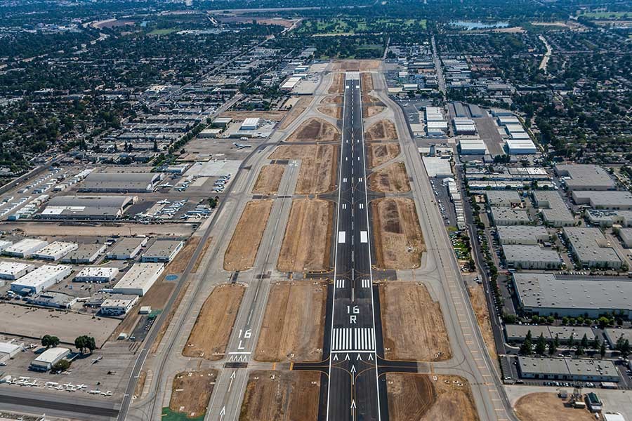 Van Nuys Runway Night Closure